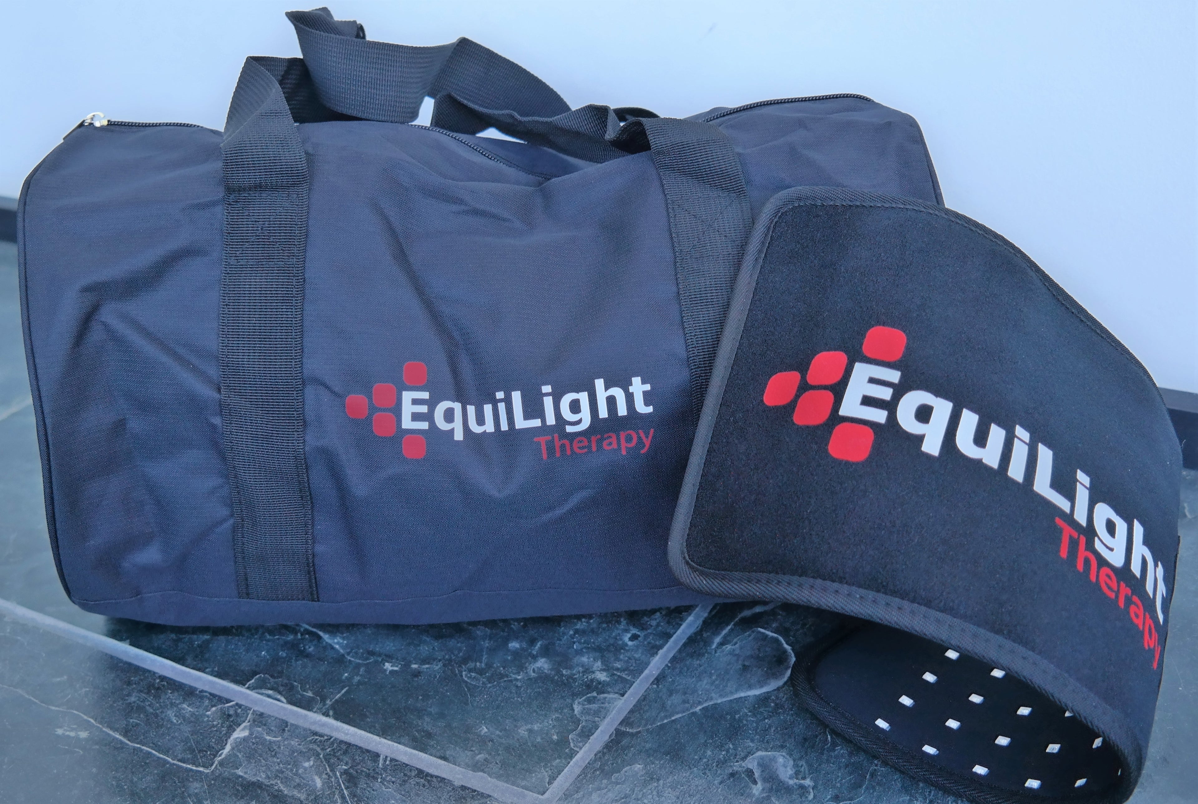 EQUILIGHT taske, perfekt til at opbevare din LED Therapy Pad.
